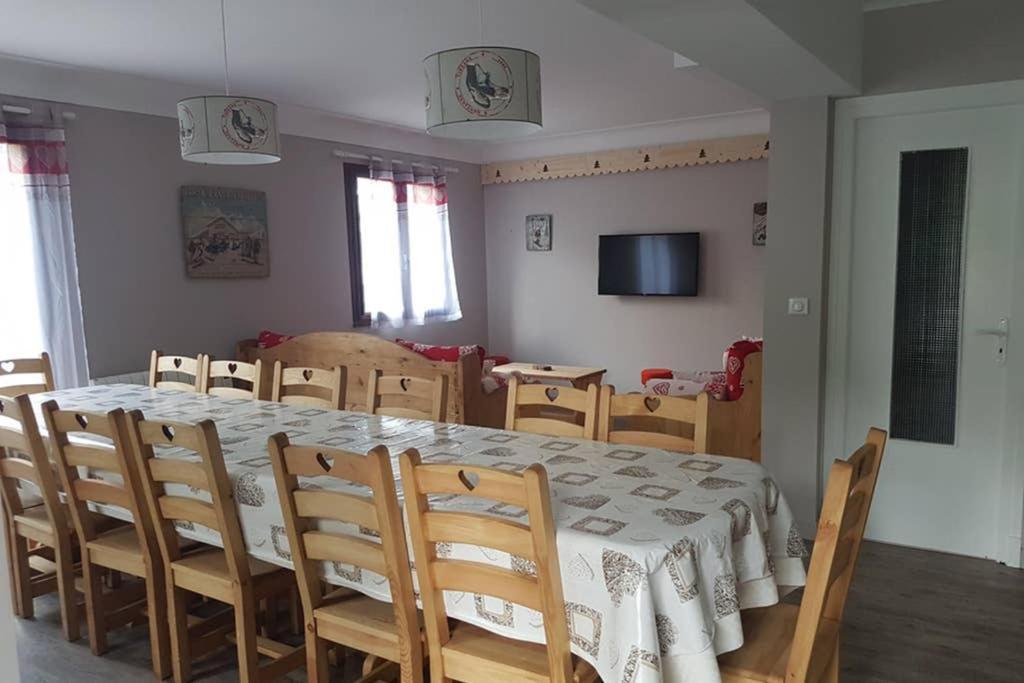 Le Gite Des 3 Vallees Vila Luz-Saint-Sauveur Exterior foto