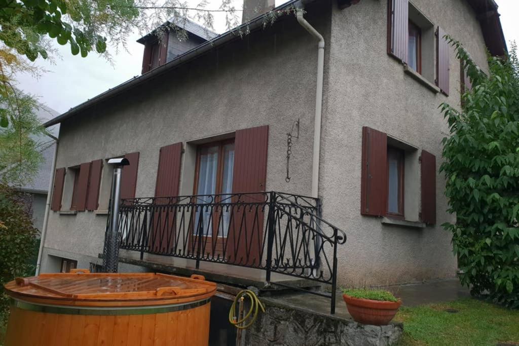 Le Gite Des 3 Vallees Vila Luz-Saint-Sauveur Exterior foto